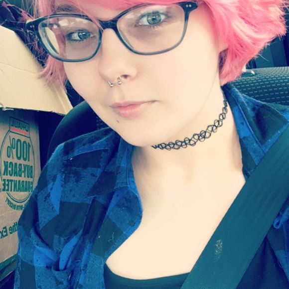 Meet your Posher, Destini - Picture 1 of 1